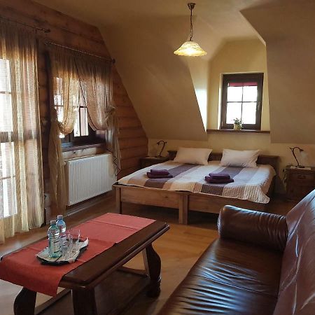 Stary Lwow Bed & Breakfast Korczyna  Exterior photo