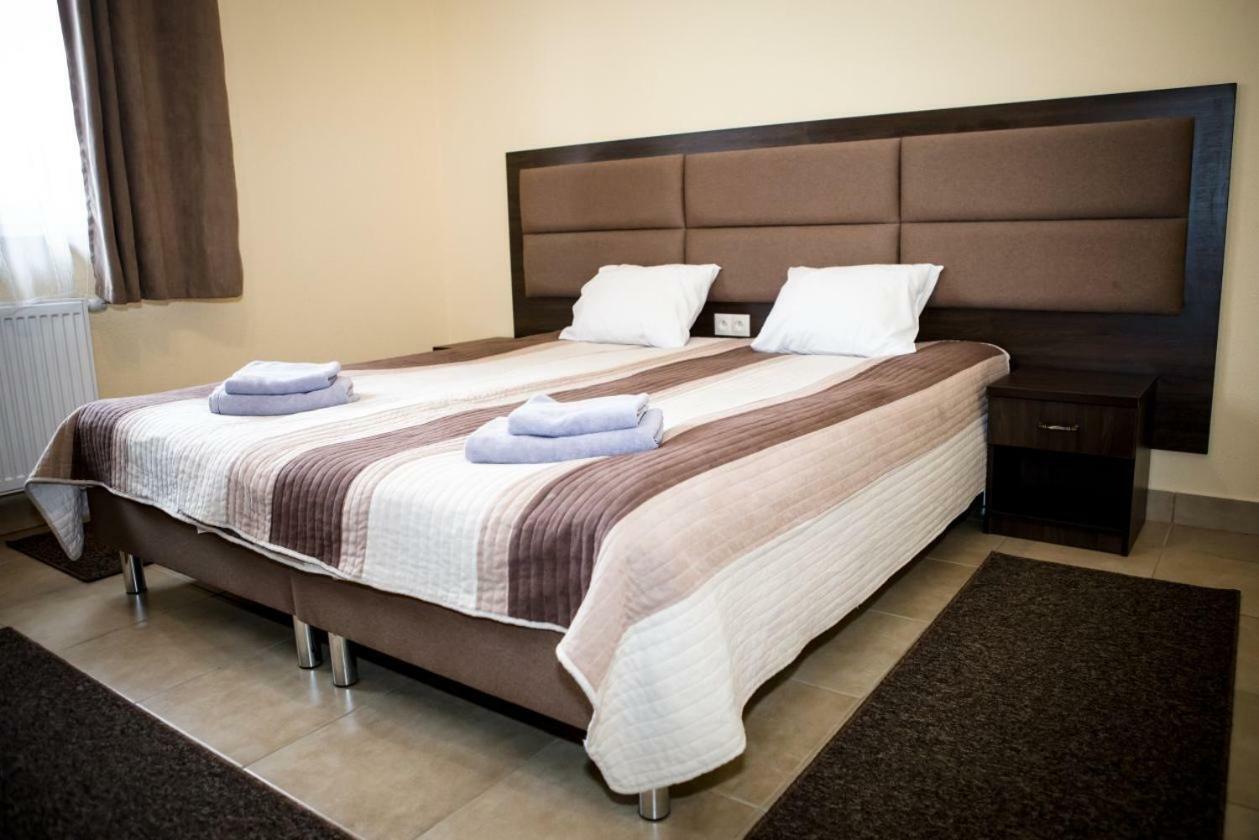 Stary Lwow Bed & Breakfast Korczyna  Exterior photo