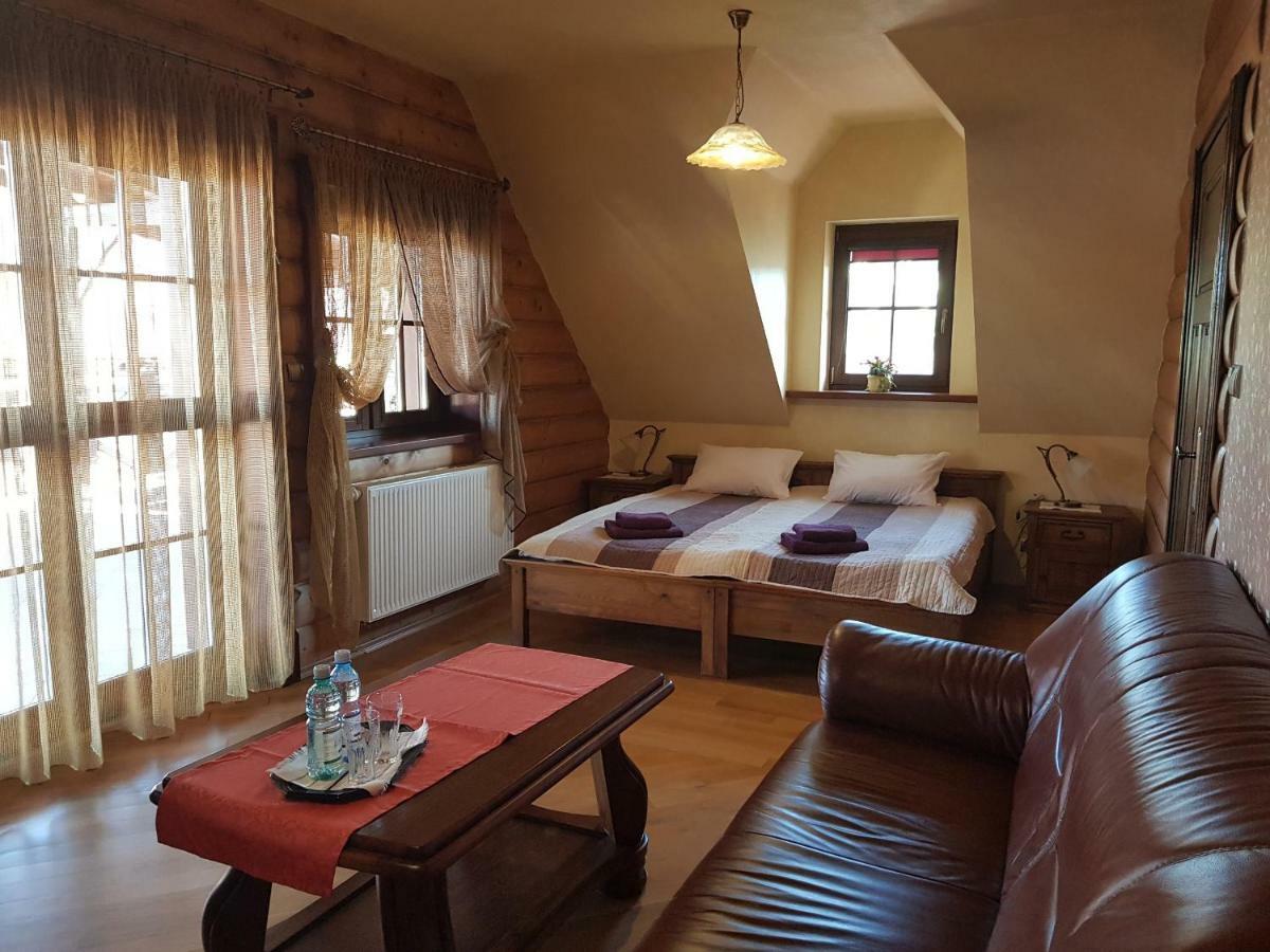 Stary Lwow Bed & Breakfast Korczyna  Exterior photo